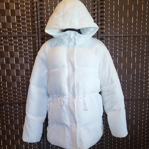 H&M Women's White Puffer Jacket - Picture 6 of 9